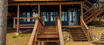 Spacious 5-bedroom A frame cabin with AC, on a 5 lake chain in Eagle River