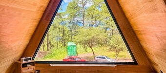 Sunset Cabin  Jacuzzi & Mountain Views   Chalet del Atardecer con Jacuzzi Privado y Proyector