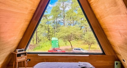 Sunset Cabin Jacuzzi & Mountain Views Chalet del Atardecer con Jacuzzi Privado y Proyector