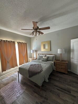 4 habitaciones, tabla de planchar con plancha y wifi gratis