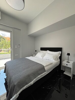 2 bedrooms, iron/ironing board, Internet, bed sheets - 4 minutes by car from the beach new modern apartment in Rhodes town (Rodos)