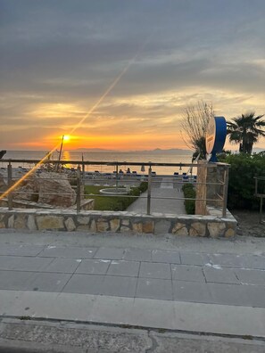 Property grounds - 4 minutes by car from the beach new modern apartment in Rhodes town (Rodos)