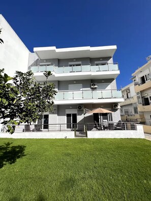 Exterior - 4 minutes by car from the beach new modern apartment in Rhodes town (Rodos)