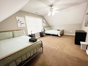 4 bedrooms, iron/ironing board, free WiFi, bed sheets - Spacious 4BR Retreat with BBQ, Hammock, and Outdoor Lounge (Cordova)