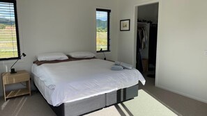 4 dormitorios, tabla de planchar con plancha, wifi y ropa de cama