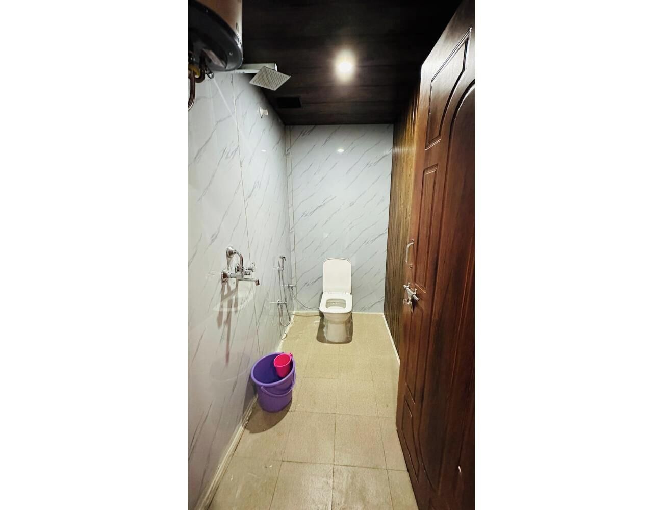 Shower, free toiletries, towels, soap