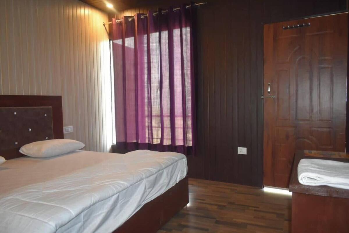 Kamar Deluks | Bantalan ekstra lembut, Wi-Fi gratis, dan seprai linen