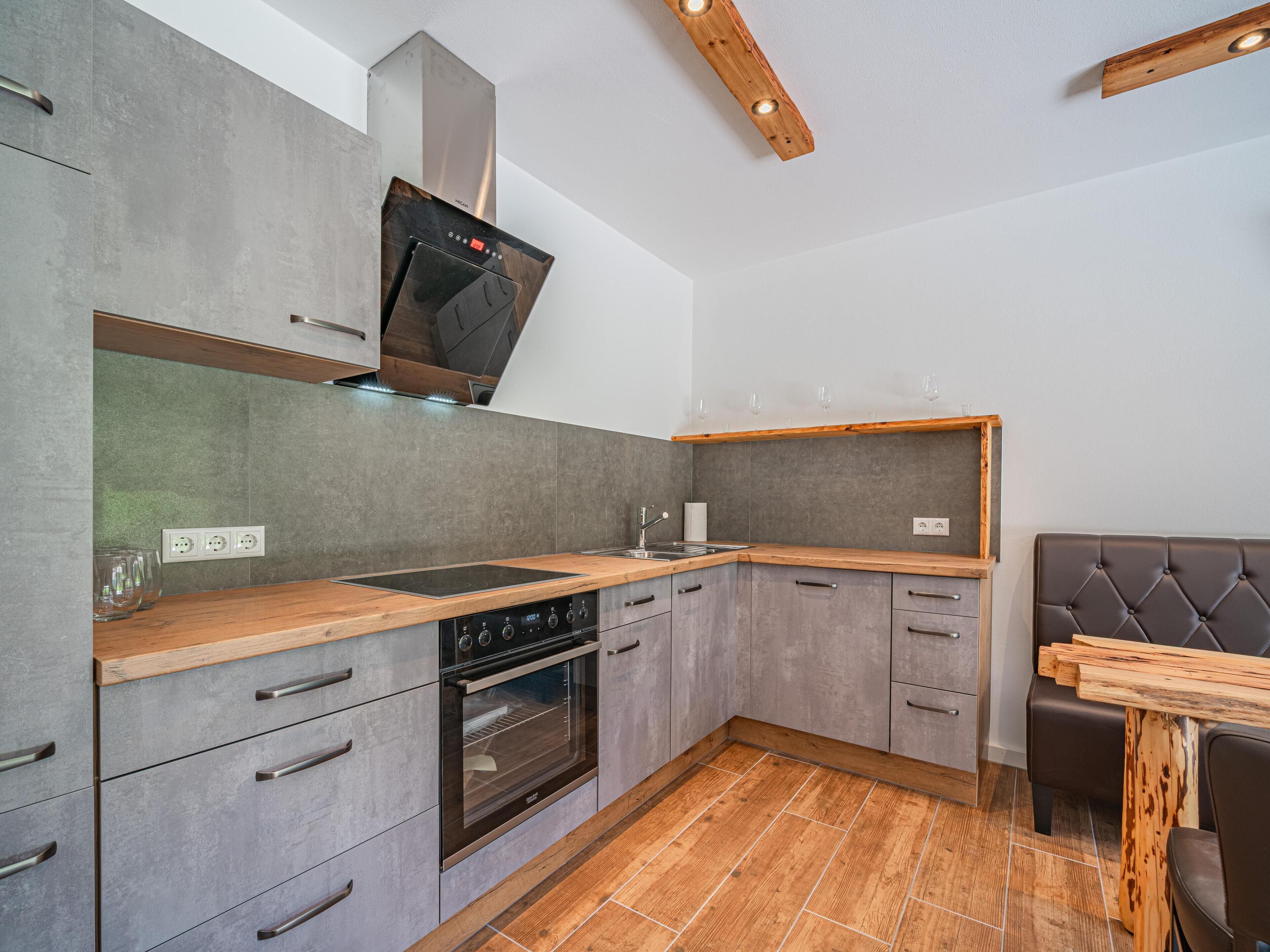 Kühlschrank, Ofen, Herdplatte, Geschirrspüler