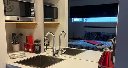 Cosy Studio on Prendiville Lane