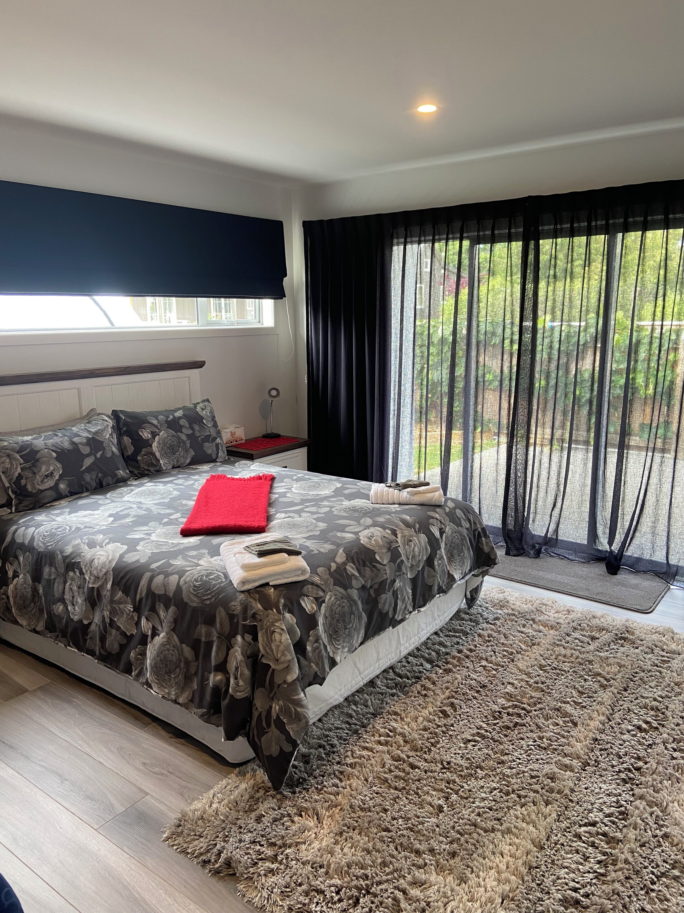 1 غرفة نوم ومكواة/لوح كي وواي فاي