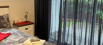 Cosy Studio on Prendiville Lane