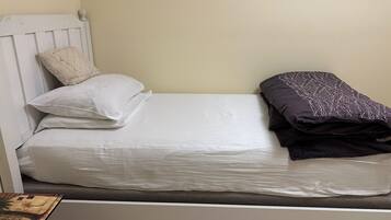 2 Schlafzimmer, Schreibtisch, Bügeleisen/Bügelbrett, kostenloses WLAN