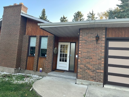 Exterior detail. Entire Basement Private Suite - Extra Spacious & Cozy