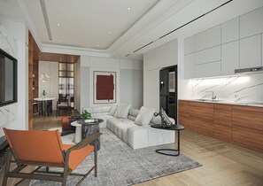 Grand-Apartment, 3 Schlafzimmer, Balkon, Stadtblick | Eigene Küche | Kühlschrank, Mikrowelle, Ofen, Herdplatte