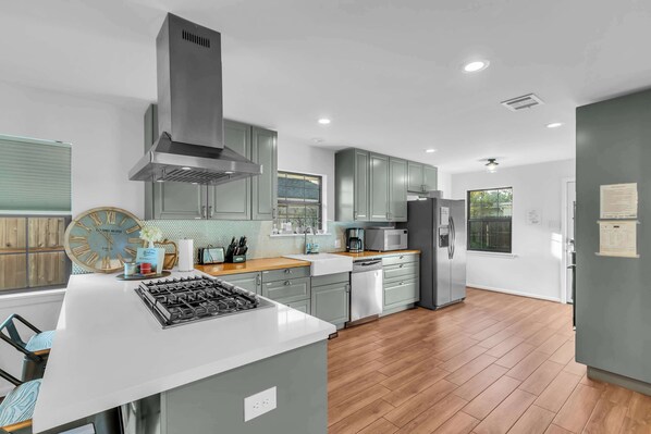 Fridge, microwave, oven, stovetop