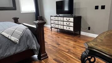 10 bedrooms, iron/ironing board, WiFi, bed sheets