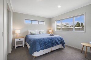 3 chambres, fer et planche à repasser, lit parapluie, Wi-Fi