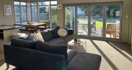 Peaceful family retreat at Waihi Beach