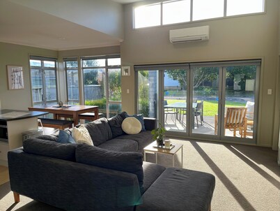 Peaceful family retreat at Waihi Beach