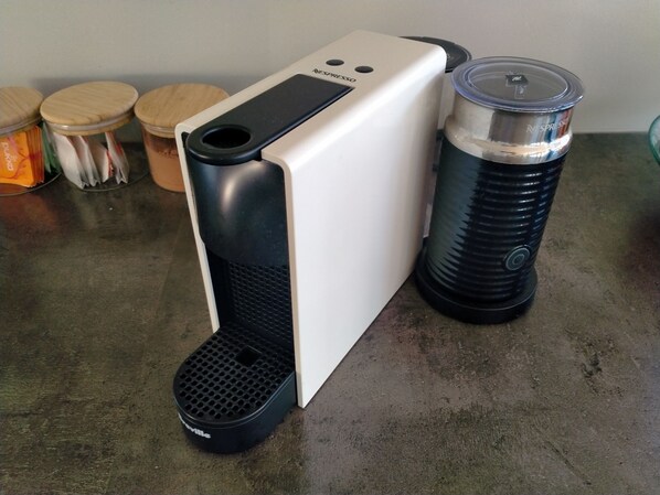 Kaffee und/oder Kaffeemaschine