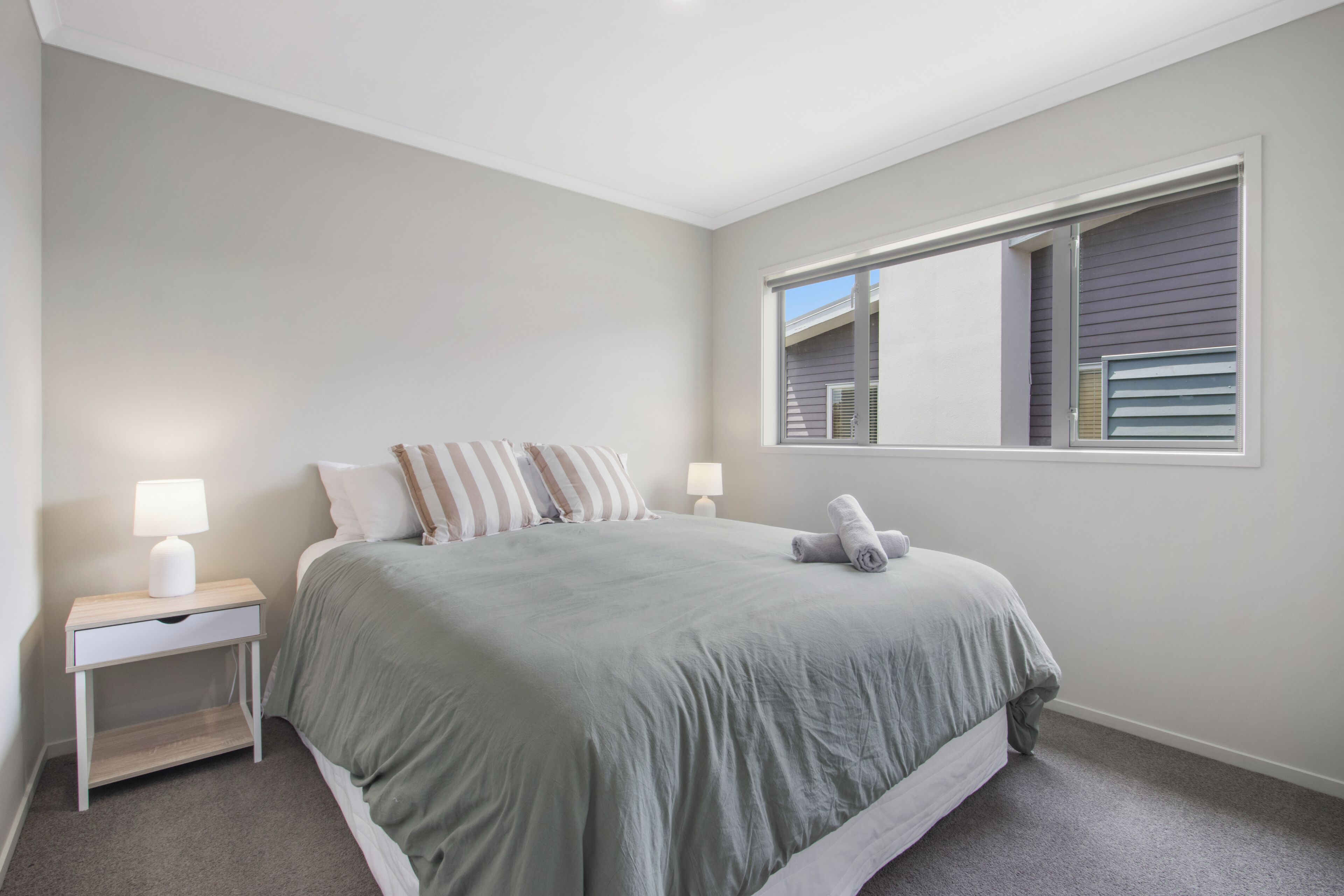 3 عدّة غرف نوم ومكواة/لوح كي وسرير سفر وواي فاي