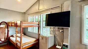 1 bedroom, internet, bed sheets