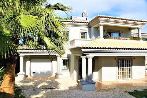 Exceptional Villa With Swimming Pool Close to Beach & Golf. Ideal for Families