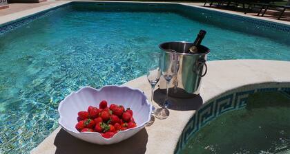 Exceptional Villa With Swimming Pool Close to Beach & Golf. Ideal for Families