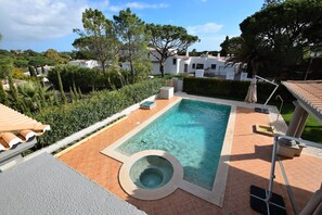 ヴィラ | プール | 屋内プール、屋外プール