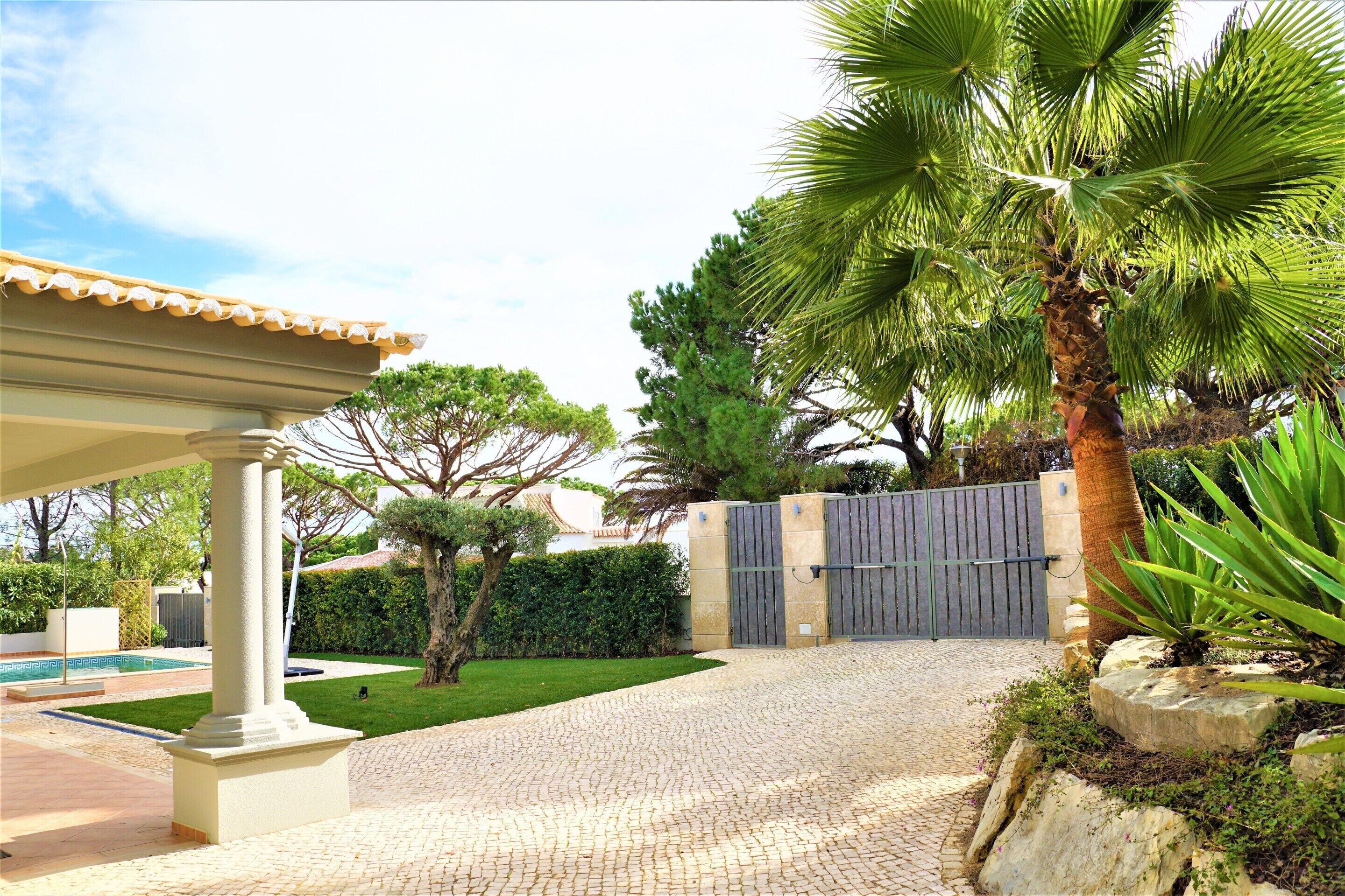 Villa | Exterior