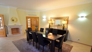 Villa | Restaurantes