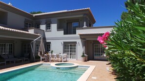 Pool - Exceptional Villa With Swimming Pool Close to Beach & Golf. Ideal for Families (Loulé)