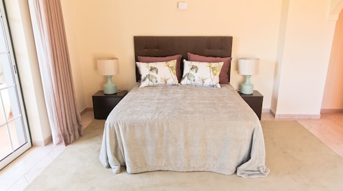 Exceptional Villa With Swimming Pool Close to Beach & Golf. Ideal for Families