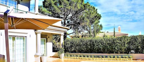 Villa | Exterior
