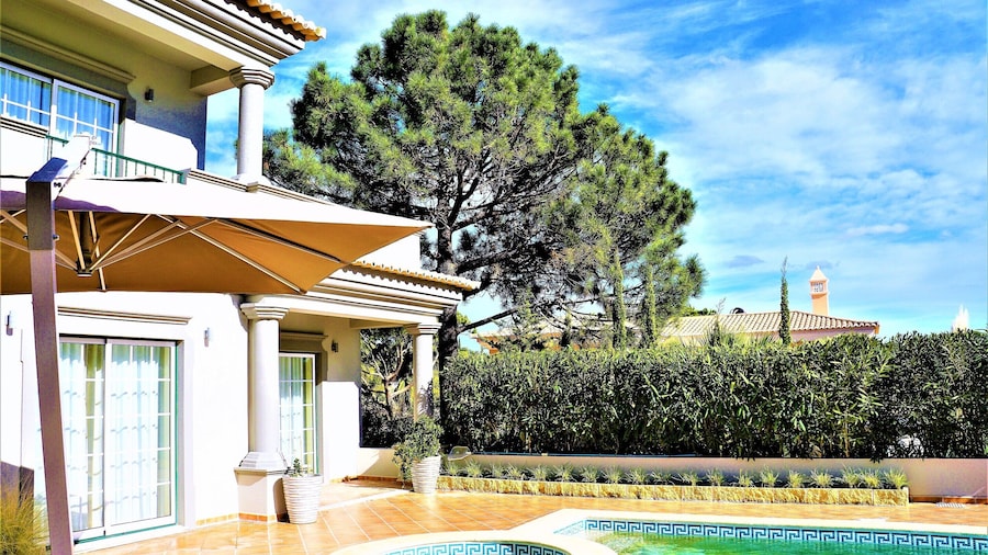 Exceptional Villa With Swimming Pool Close to Beach & Golf. Ideal for Families