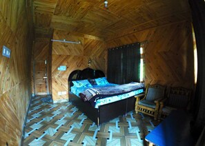 Deluxe Double Room, Mountain View | Free WiFi - Pahadi Bliss Hotel Hostel Tosh (Bhuntar)