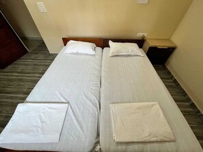 4 bedrooms, WiFi, bed sheets