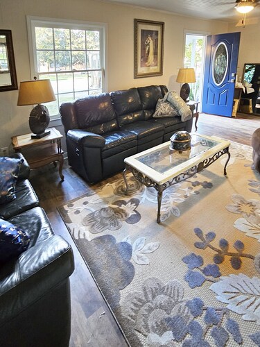 The Camelot House  3 Bedroom Home and Entertainment Loft