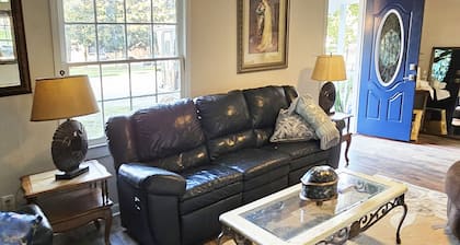 The Camelot House 3 Bedroom Home and Entertainment Loft