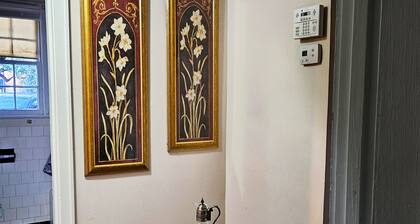 The Camelot House 3 Bedroom Home and Entertainment Loft