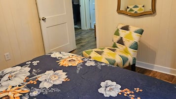 3 bedrooms, iron/ironing board, bed sheets