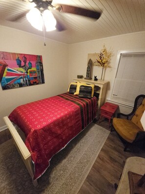 3 bedrooms, iron/ironing board, bed sheets