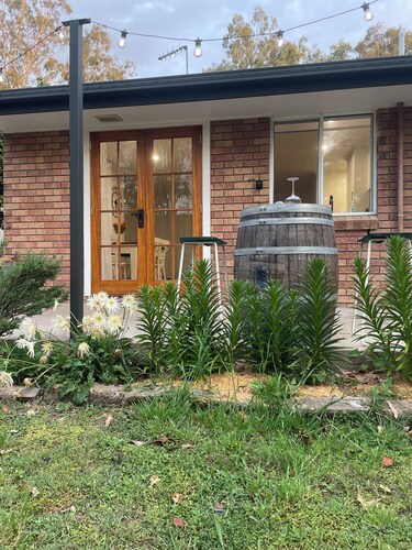 Orange Tree Cottage. Adorable 2-bedroom cottage in Esk for a peaceful getaway