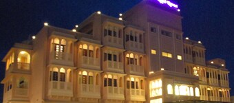 The Royal Retreart