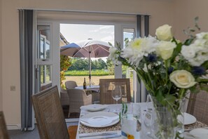 Dining - Fairway, Thorpeness, Aldeburgh, Suffolk (Thorpeness)