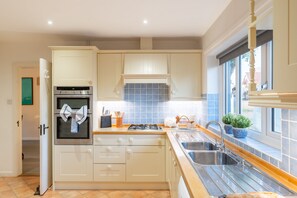 Fridge, microwave, dishwasher