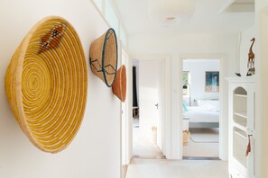 2 bedrooms, iron/ironing board, internet, bed sheets