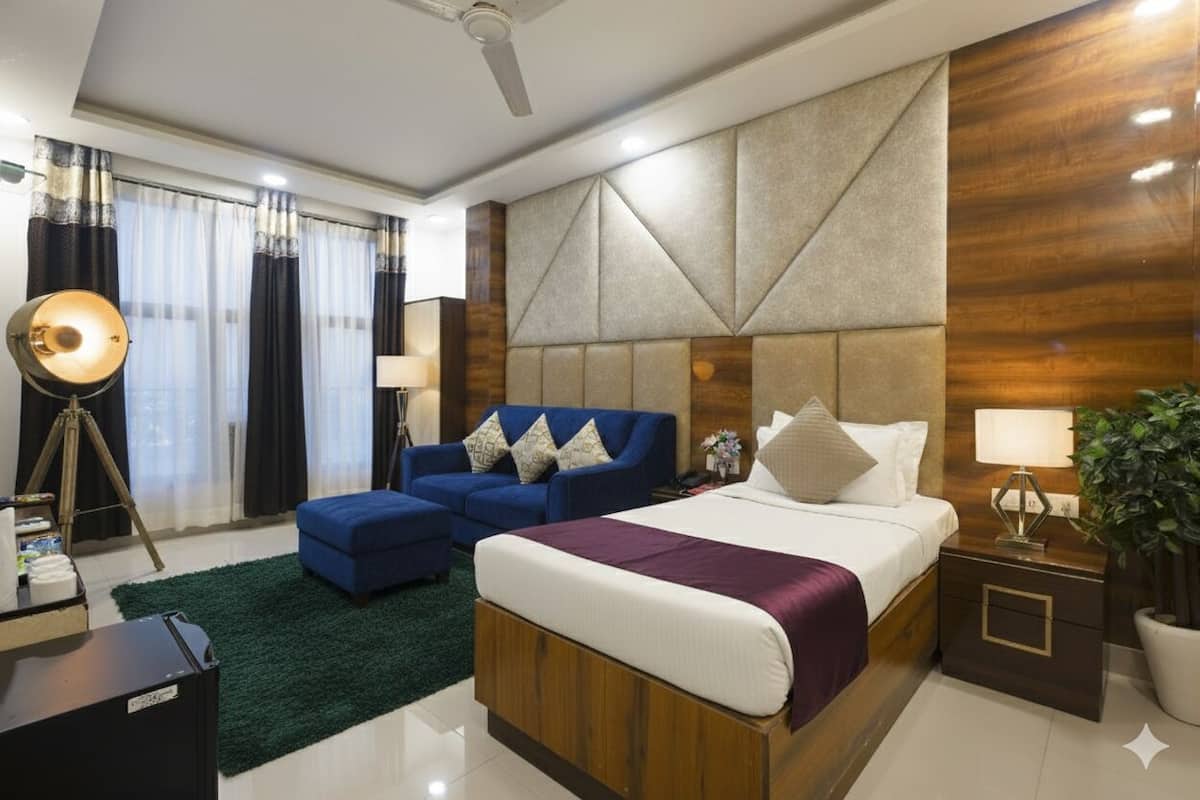 Superior Double Room, Balcony, City View