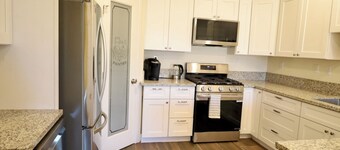 2-bedroom guesthouse in Riverside. Centrally located near CBU,Parkview and 91fwy