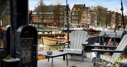 Luxurious wellness houseboat - Sailors Suite